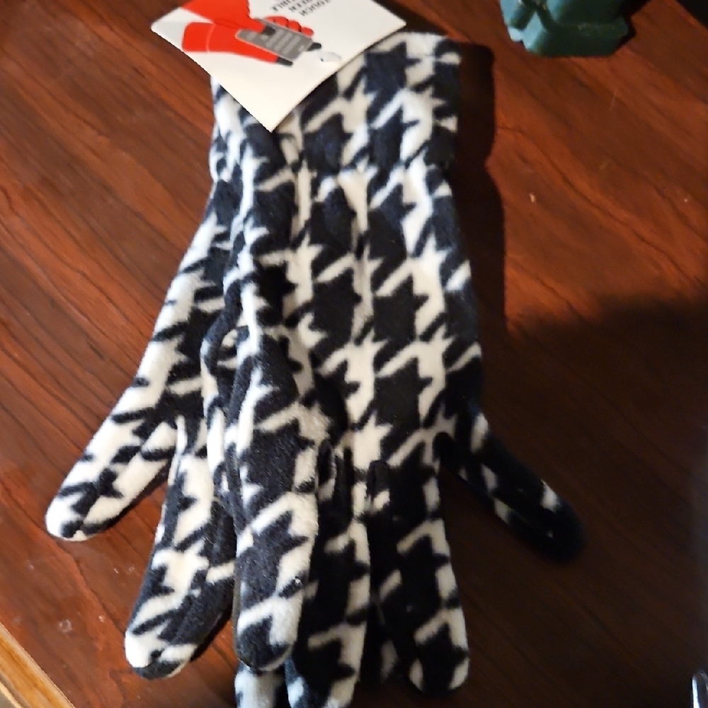 Black and White Houndstooth Gloves